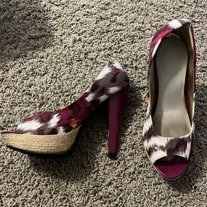 Multi color grey and pink heels size 8